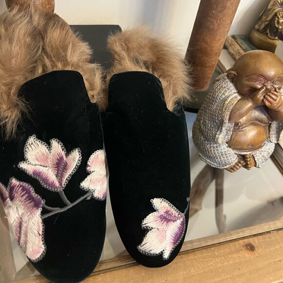 GIA COUTURE BLACK VELVET FLORAL FUR SLIP ON FLATS SHOES. Made in Italy. Size 37. - Picture 9 of 13